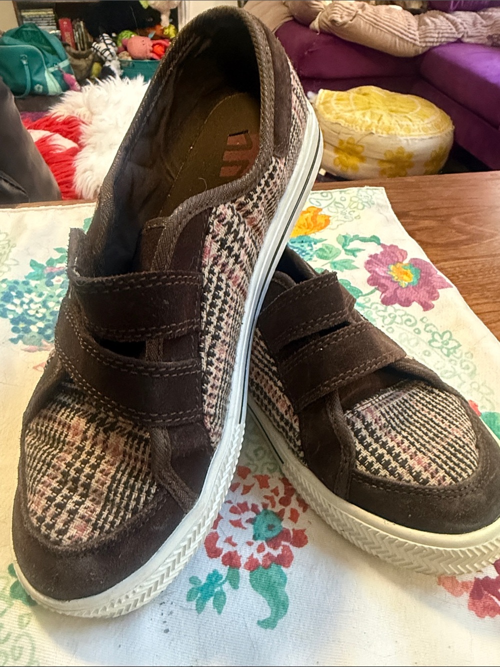 Ladies Etnies Brown Plaid Velcro Sneakers